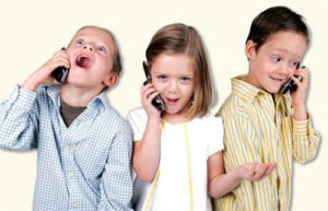 deberian-los-ninos-tener-telefono-celular_o1nit